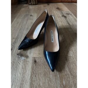 Manolo Blahnik Navy Blue Patent Leather Pointed Toe Pumps Heels Size 35.5